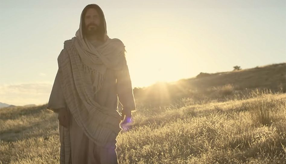 Jesus Cristo caminhando.